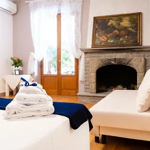 Alojamento de Acomodação e Pequeno-almoço La Petite Maison 